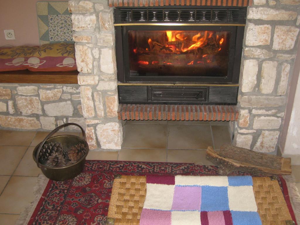 Les 23 Muriers Chauzon Room photo