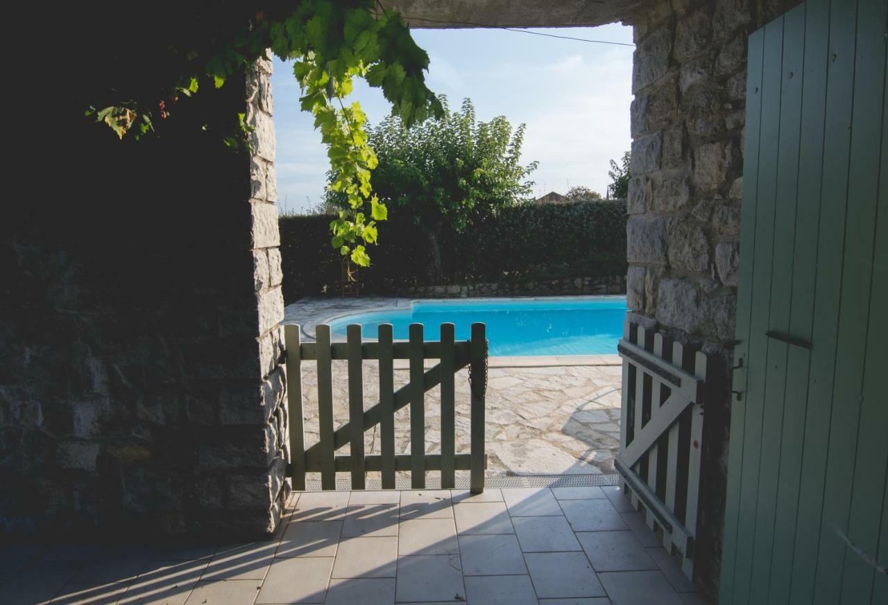Les 23 Muriers Chauzon Exterior photo